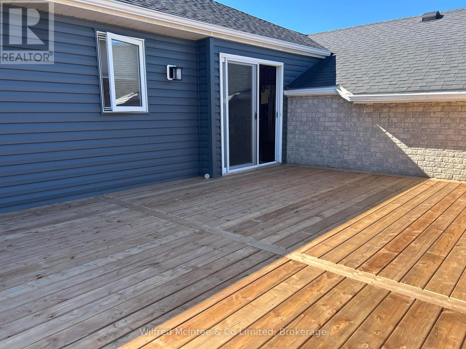 362 Westwood Drive, Brockton, Ontario  N0G 2V0 - Photo 43 - X12337052