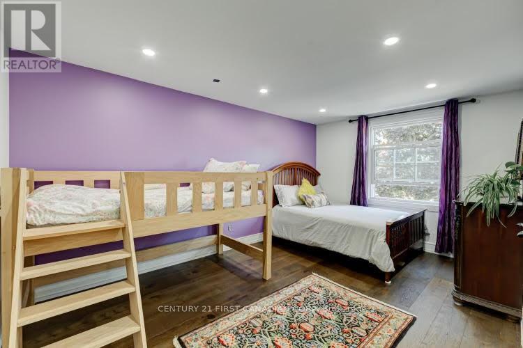 1027 Flintlock Court N, London North, Ontario  N6H 4M3 - Photo 25 - X12412738