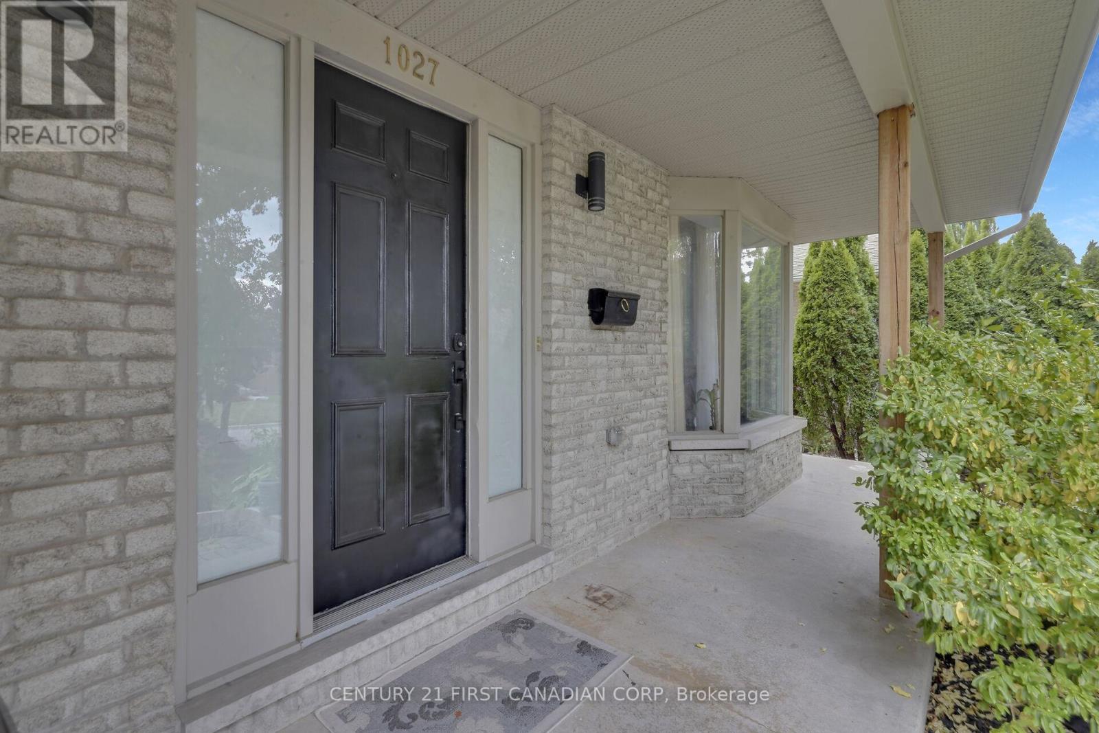 1027 Flintlock Court N, London North, Ontario  N6H 4M3 - Photo 3 - X12412738
