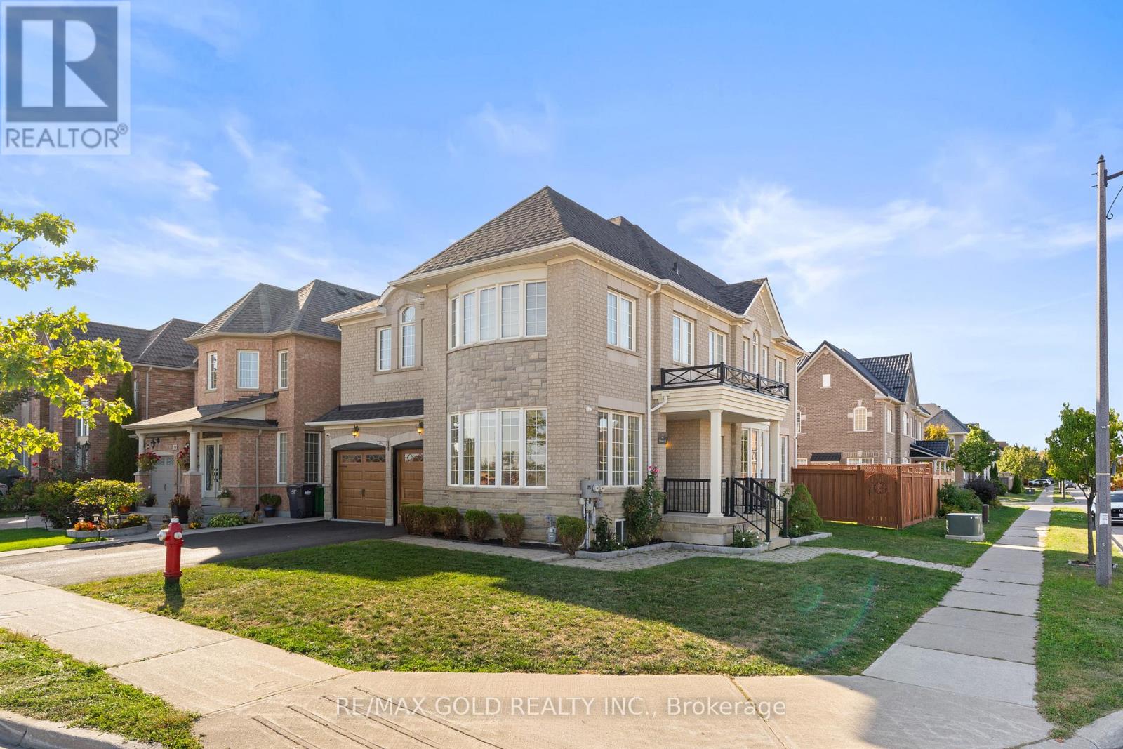 2 HELMAN ROAD, Brampton, Ontario