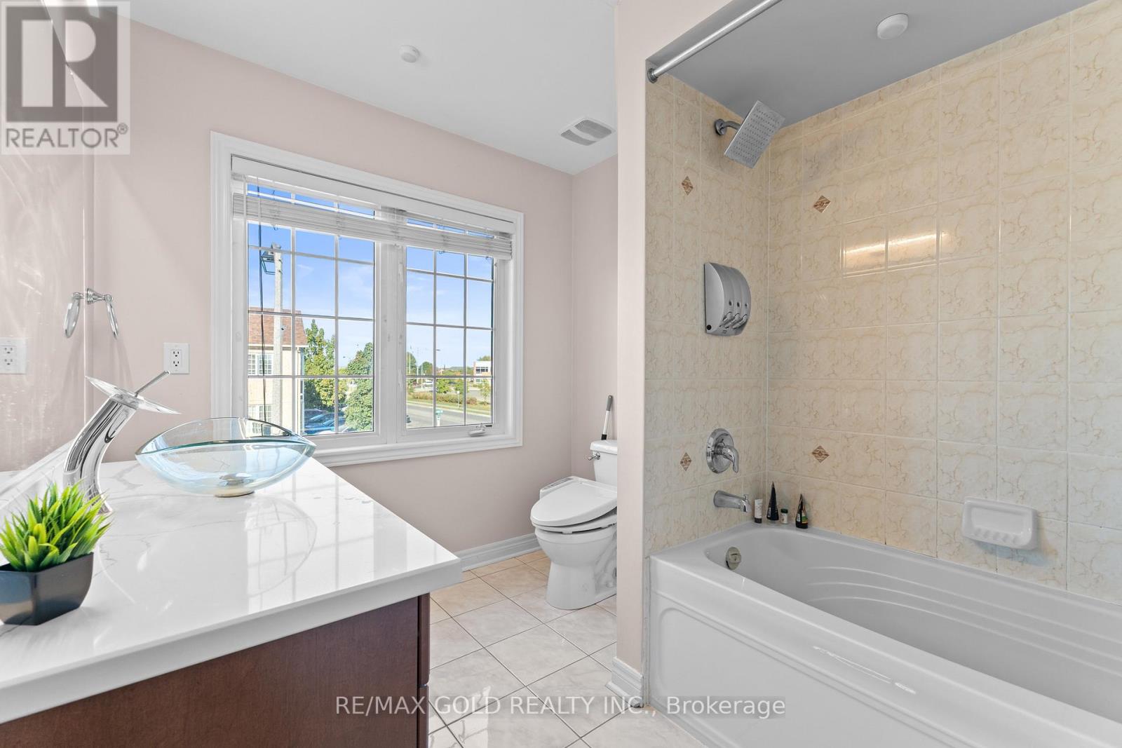 2 Helman Road, Brampton, Ontario  L6R 0R4 - Photo 30 - W12417556