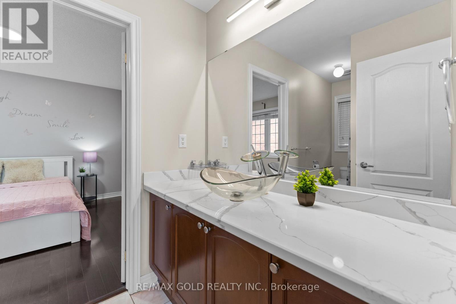 2 Helman Road, Brampton, Ontario  L6R 0R4 - Photo 33 - W12417556