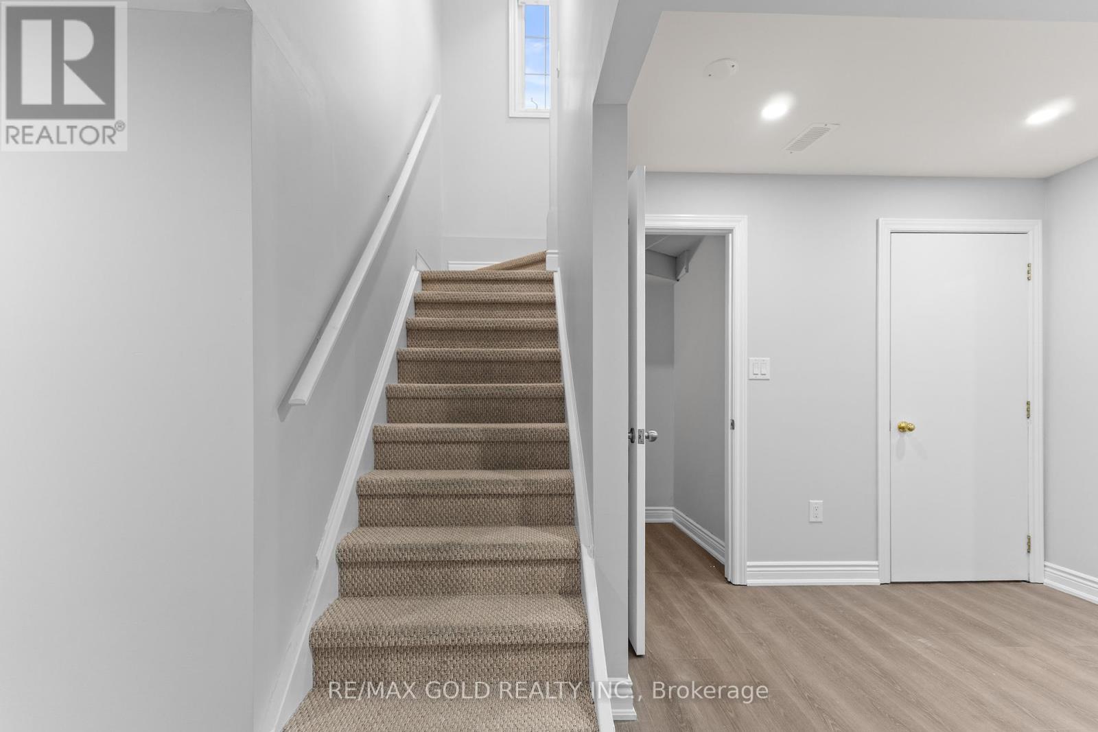 2 Helman Road, Brampton, Ontario  L6R 0R4 - Photo 37 - W12417556