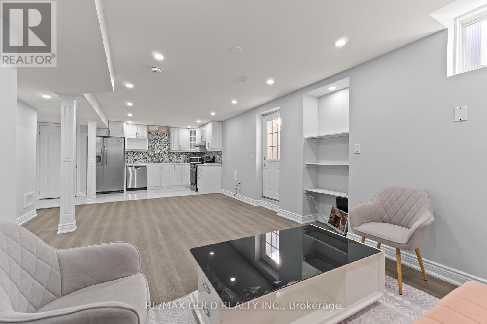 2 Helman Road, Brampton, Ontario  L6R 0R4 - Photo 40 - W12417556