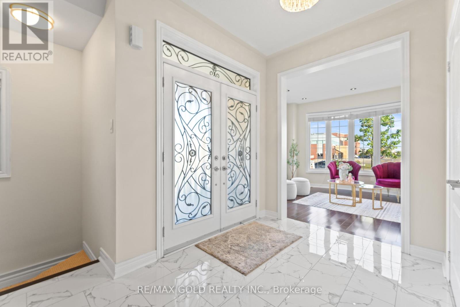 2 Helman Road, Brampton, Ontario  L6R 0R4 - Photo 9 - W12417556