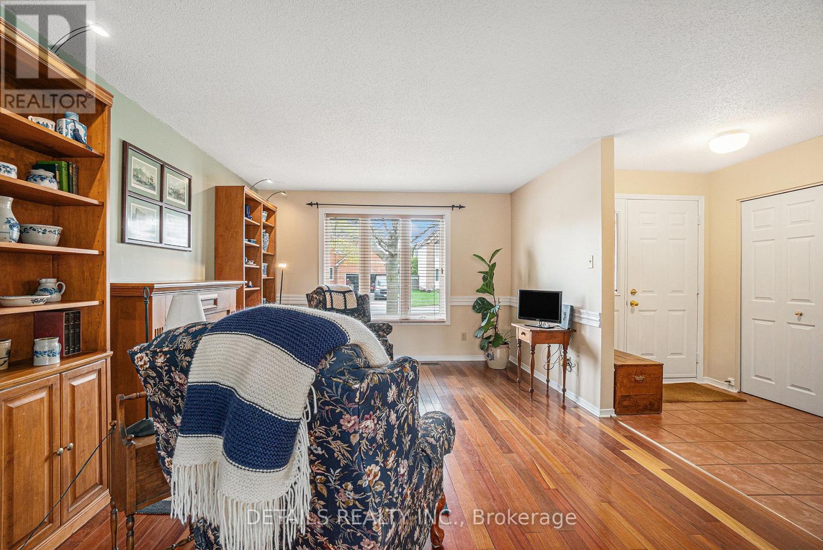 221 Macdougall Street, Russell, Ontario  K4R 1A5 - Photo 7 - X12417569