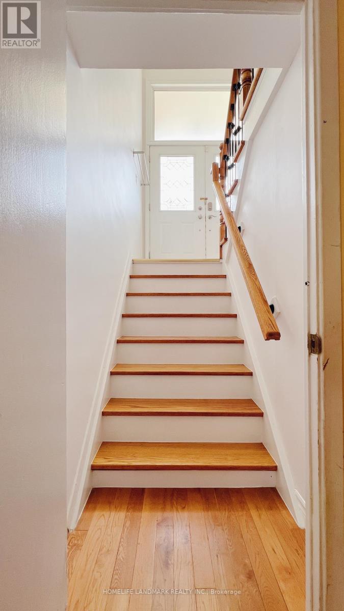 10 Silverview Drive, Toronto, Ontario  M2M 2B3 - Photo 23 - C12417579