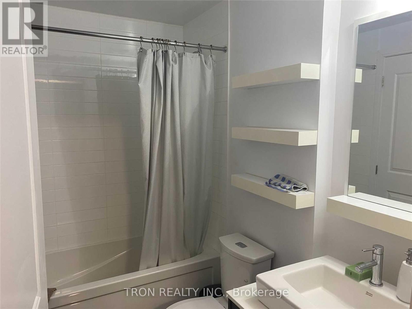 703 - 9199 Yonge Street, Richmond Hill, Ontario  L4C 1H7 - Photo 6 - N12417581