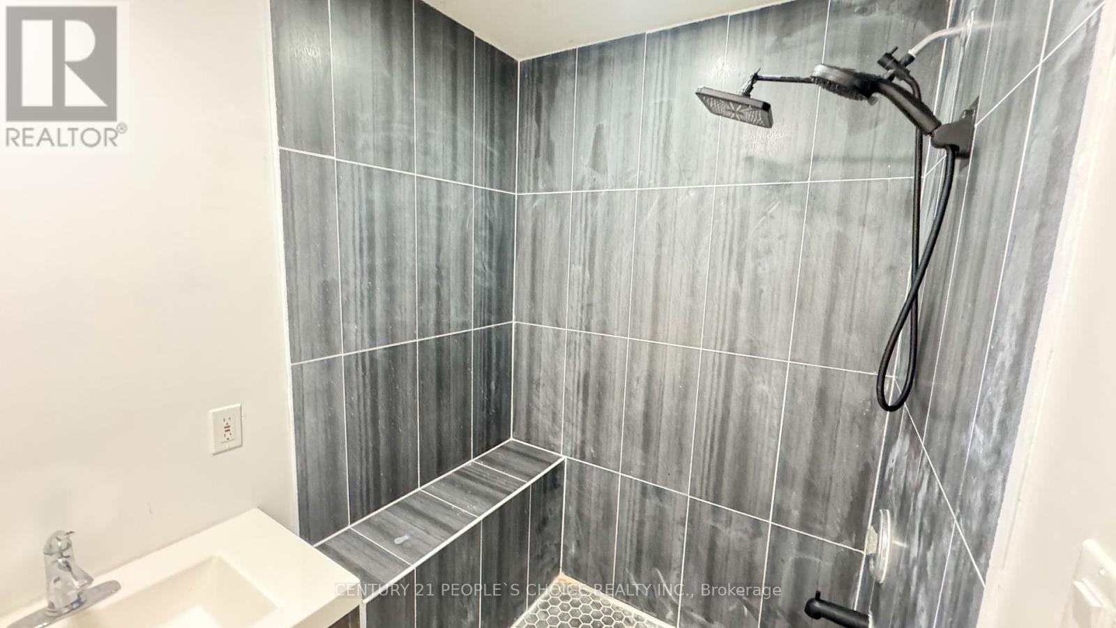 18 Ward Drive, Barrie, Ontario  L4N 7N9 - Photo 34 - S12417573