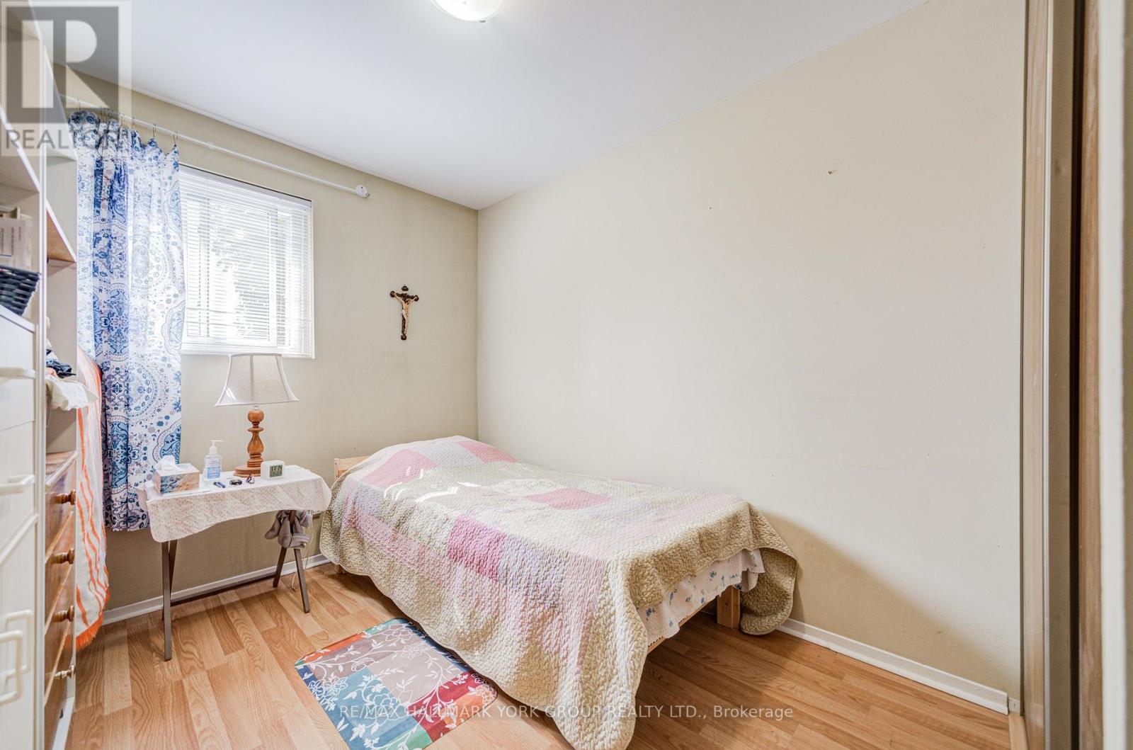 9 Bur Oak Way, Toronto (Glenfield-Jane Heights), Ontario  M3L 2G3 - Photo 15 - W12417565