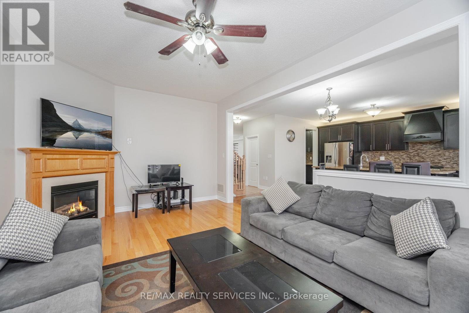 232 Sussexvale Drive, Brampton, Ontario  L6R 3S3 - Photo 23 - W12417576