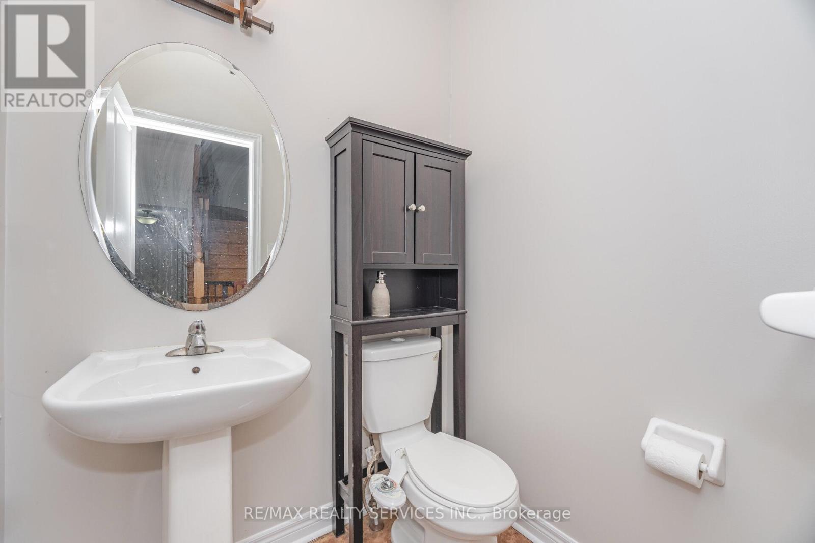 232 Sussexvale Drive, Brampton, Ontario  L6R 3S3 - Photo 24 - W12417576