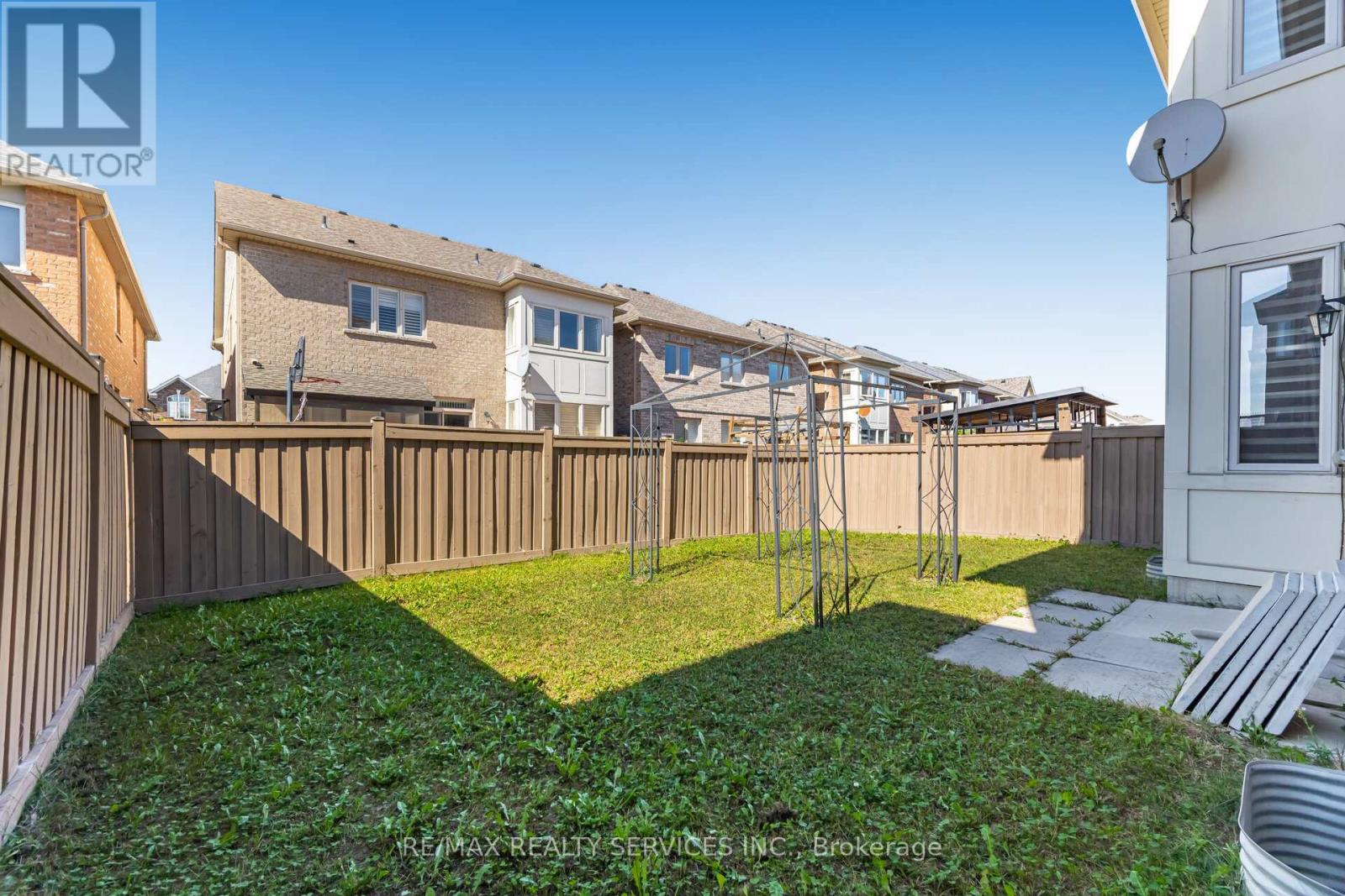 232 Sussexvale Drive, Brampton, Ontario  L6R 3S3 - Photo 46 - W12417576