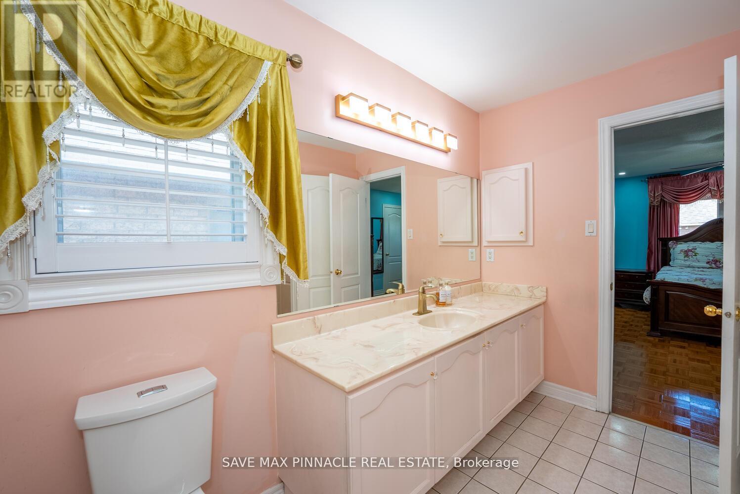 1 Ashton Drive, Vaughan, Ontario  L6A 2L4 - Photo 40 - N12417030