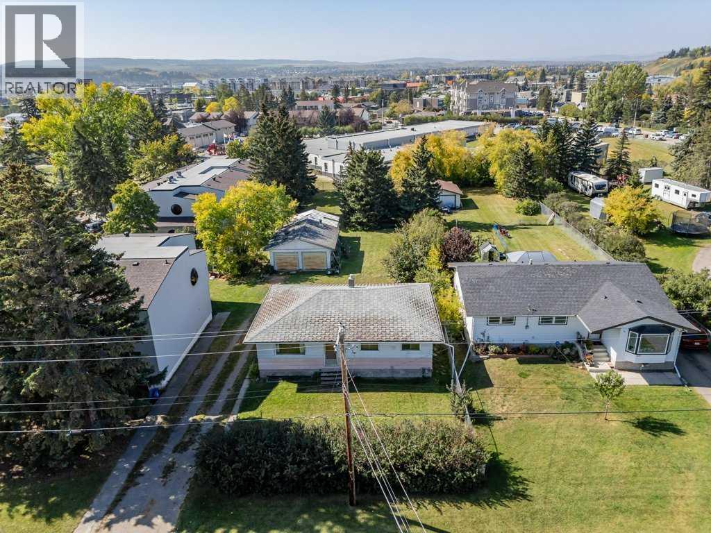 217 Ross Avenue, Cochrane, Alberta  T4C 1C9 - Photo 1 - A2258907