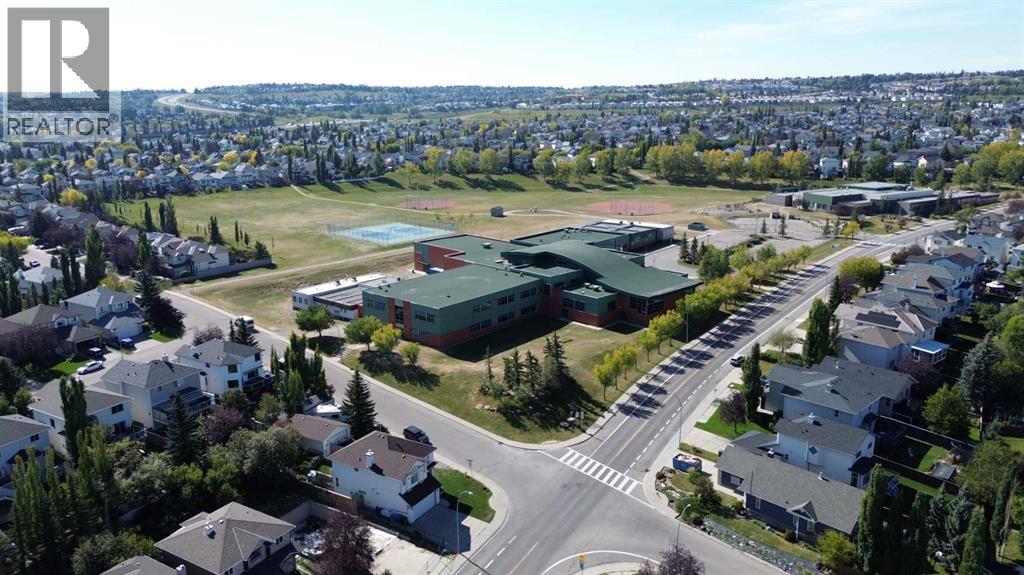 10929 Hidden Valley Drive Nw, Calgary, Alberta  T3A 5V7 - Photo 5 - A2258905