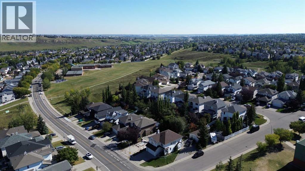 10929 Hidden Valley Drive Nw, Calgary, Alberta  T3A 5V7 - Photo 7 - A2258905
