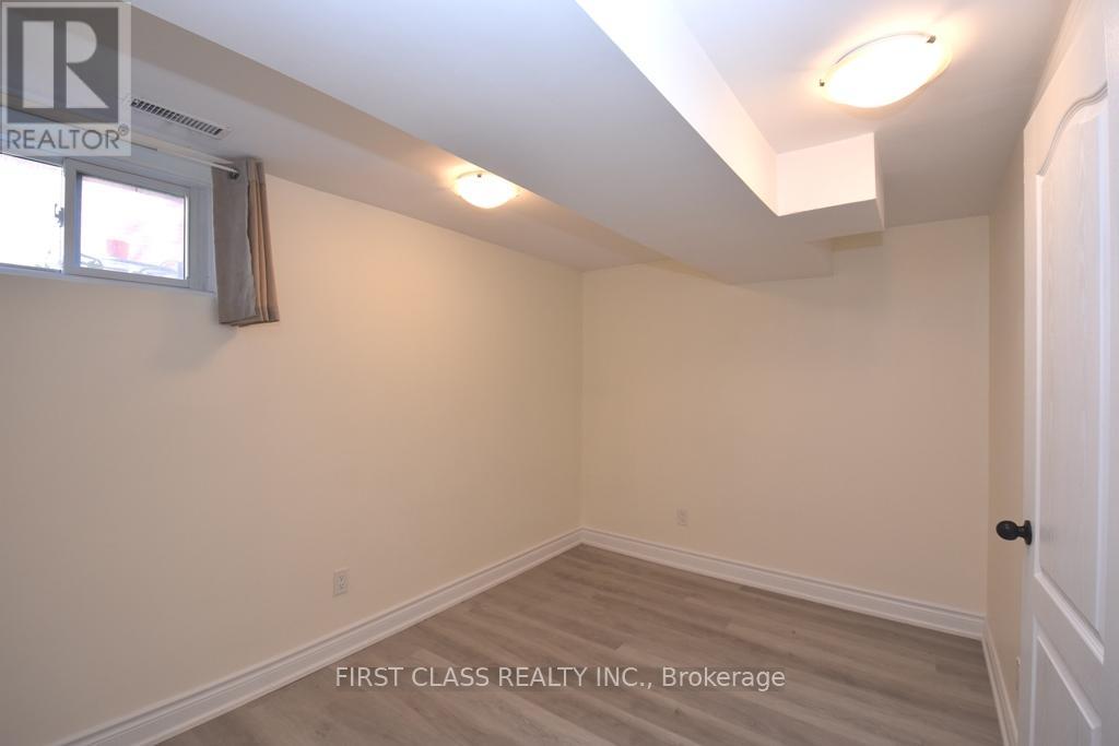 Basement - 711 Dunlop Street W, Whitby, Ontario  L1N 1V4 - Photo 8 - E12417584
