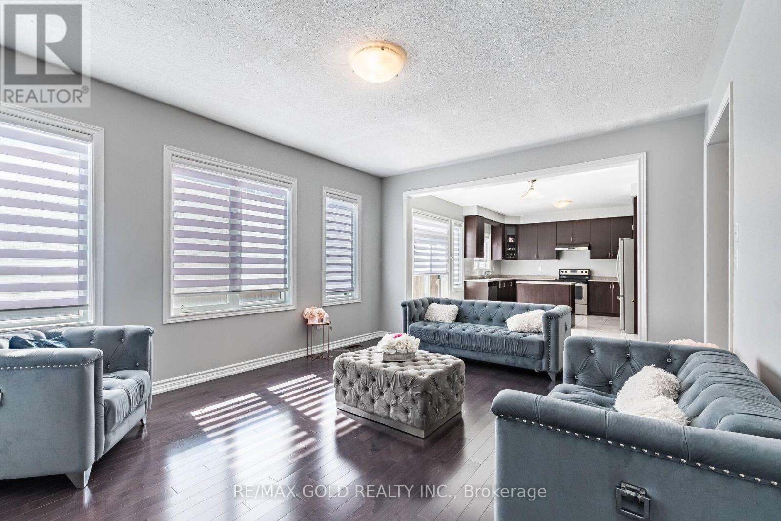 9 Venue Road, Brampton, Ontario  L6P 4E5 - Photo 13 - W12417586