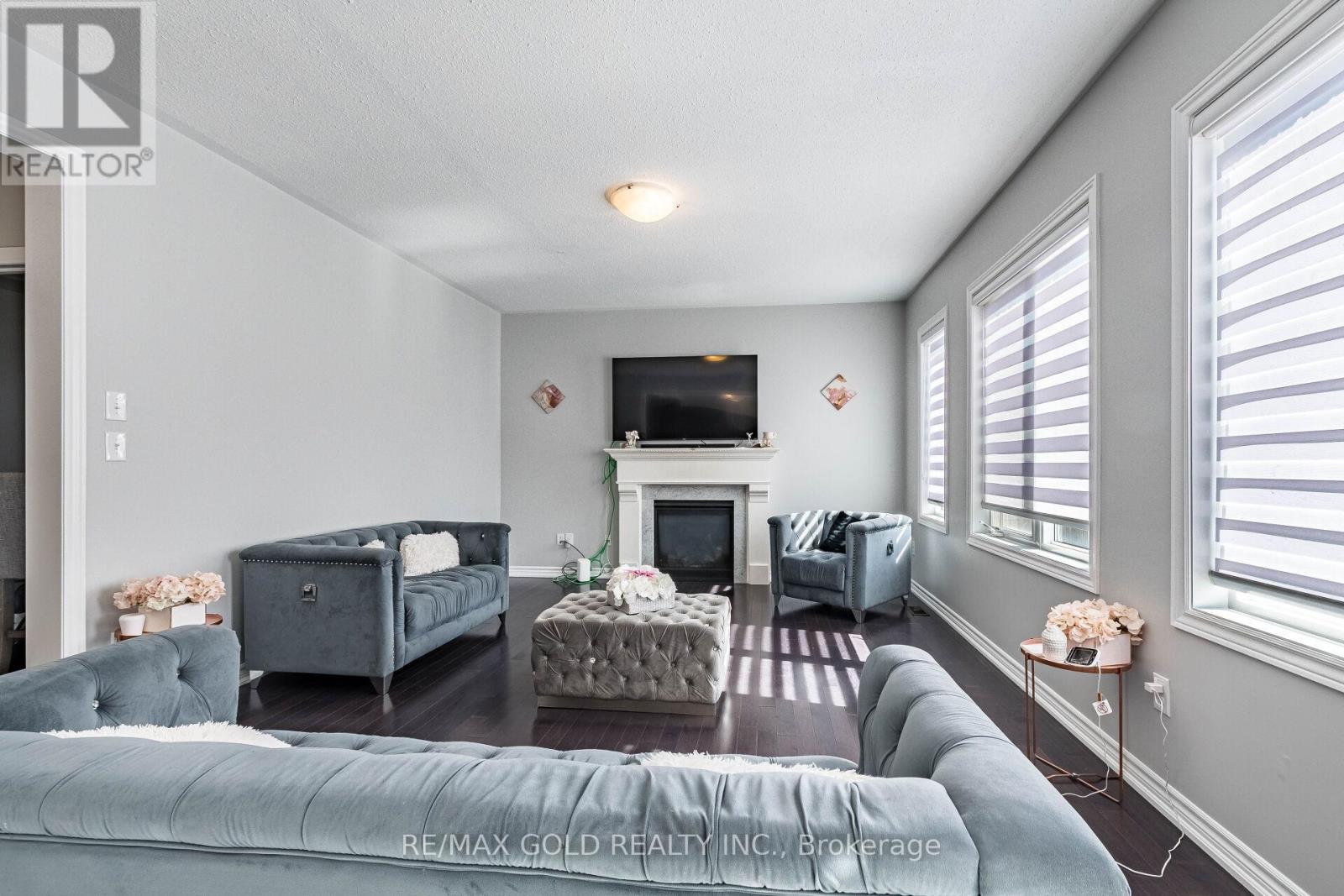 9 Venue Road, Brampton, Ontario  L6P 4E5 - Photo 15 - W12417586