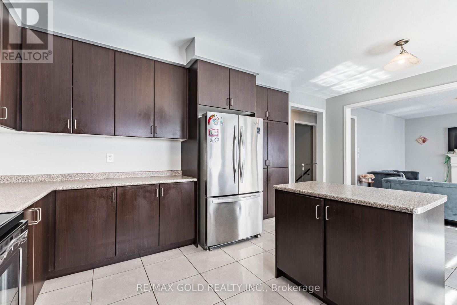 9 Venue Road, Brampton, Ontario  L6P 4E5 - Photo 20 - W12417586