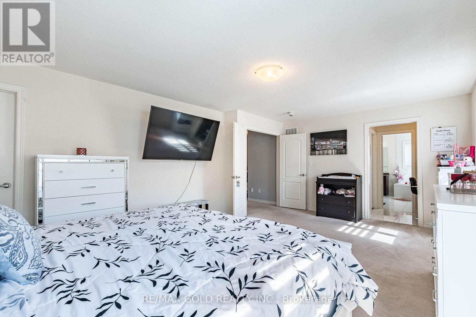 9 Venue Road, Brampton, Ontario  L6P 4E5 - Photo 29 - W12417586