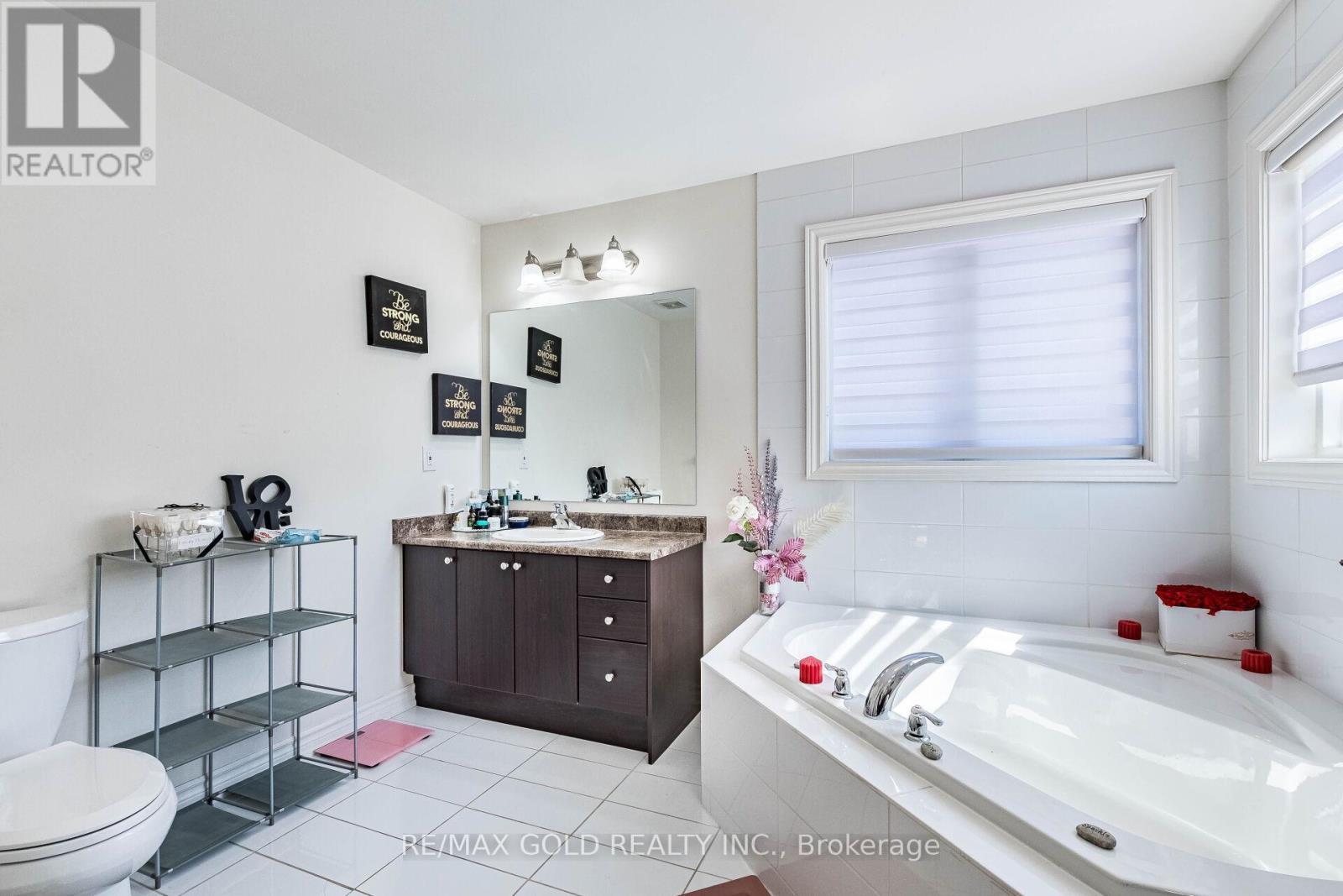 9 Venue Road, Brampton, Ontario  L6P 4E5 - Photo 31 - W12417586