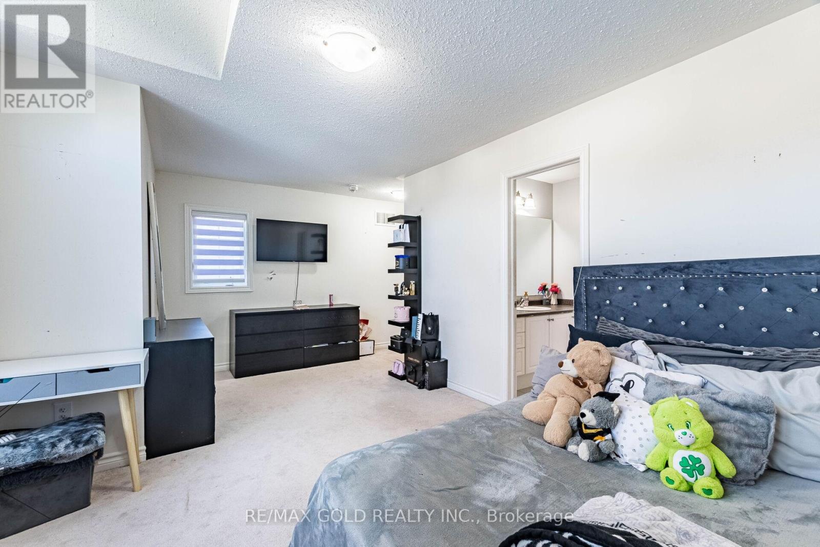 9 Venue Road, Brampton, Ontario  L6P 4E5 - Photo 34 - W12417586