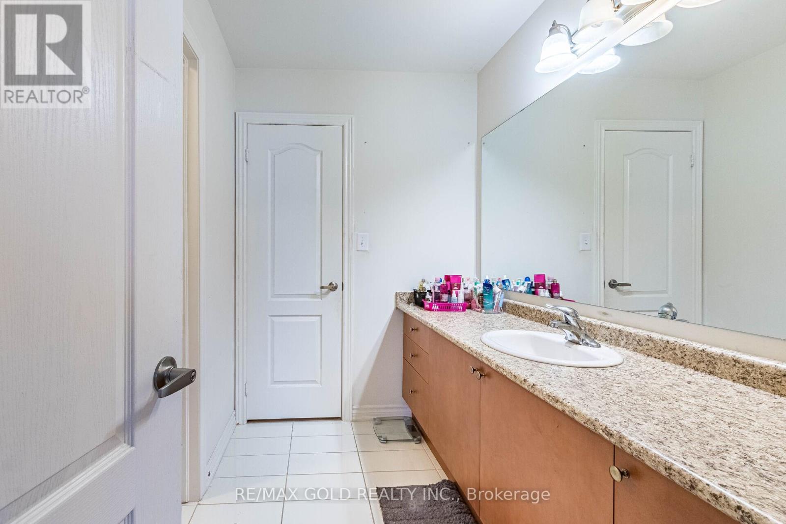9 Venue Road, Brampton, Ontario  L6P 4E5 - Photo 39 - W12417586