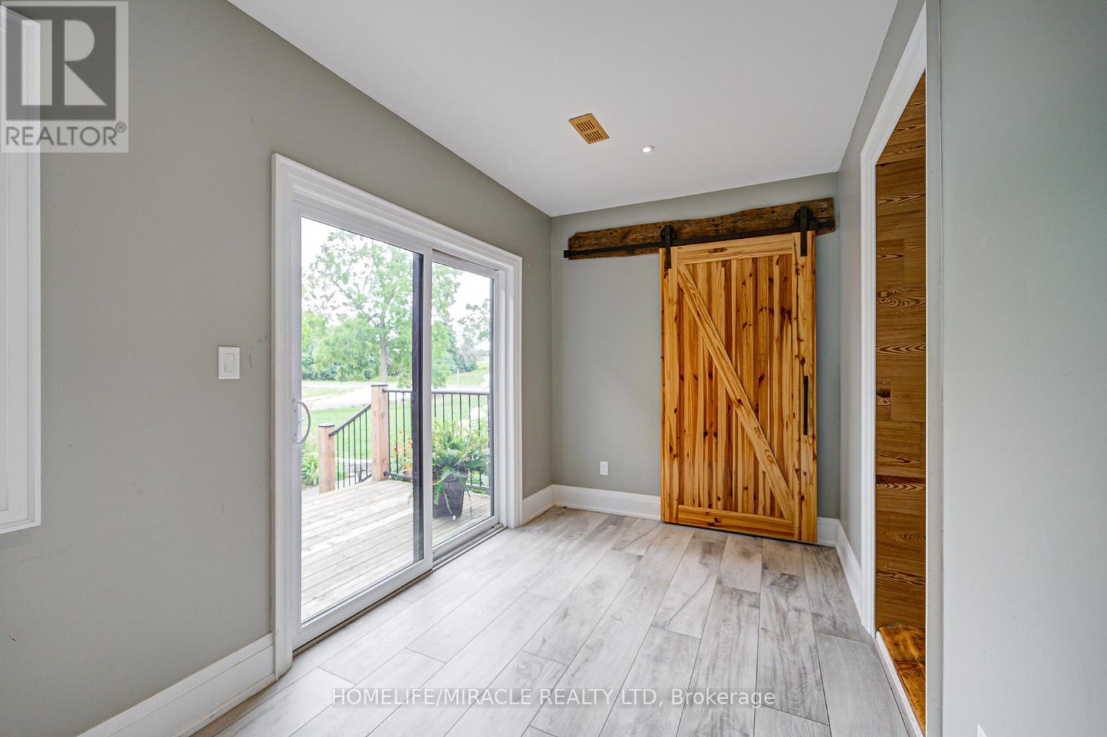 9214 Oak Ridges Drive, Hamilton Township, Ontario  K0K 2E0 - Photo 13 - X12417587