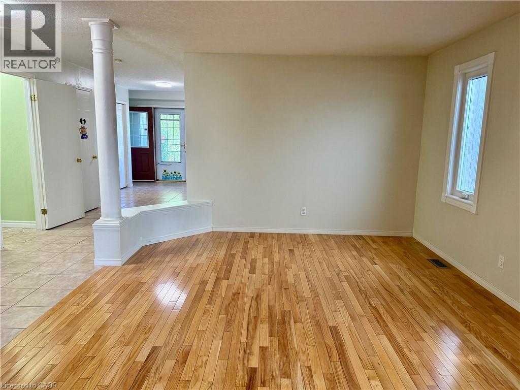 713 Grand Banks Drive, Waterloo, Ontario  N2K 4M2 - Photo 4 - 40772064