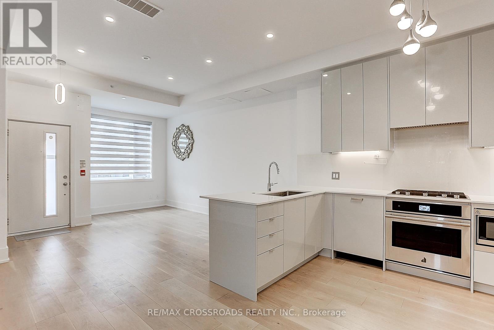 Th3 - 270 Davenport Road, Toronto, Ontario  M5R 0C1 - Photo 13 - C12417610