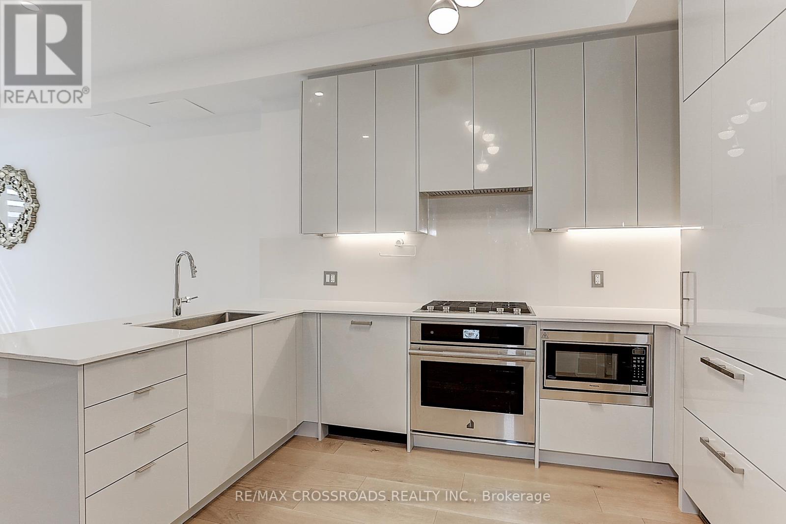 Th3 - 270 Davenport Road, Toronto, Ontario  M5R 0C1 - Photo 14 - C12417610
