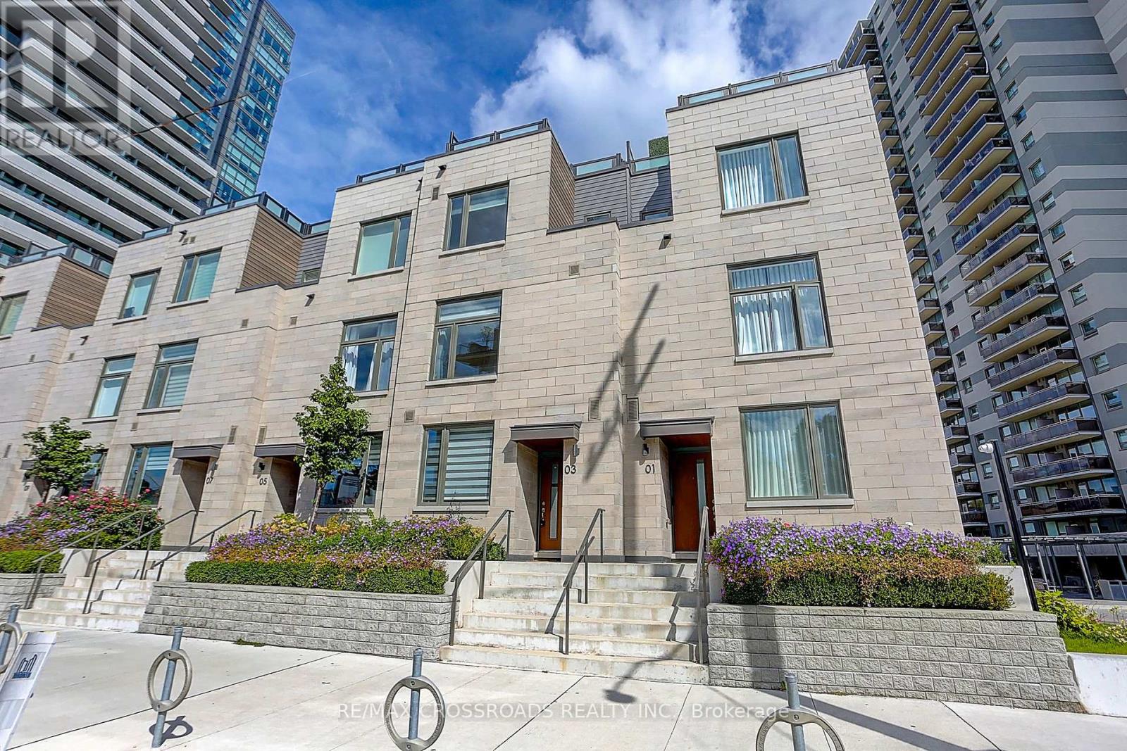 Th3 - 270 Davenport Road, Toronto, Ontario  M5R 0C1 - Photo 2 - C12417610