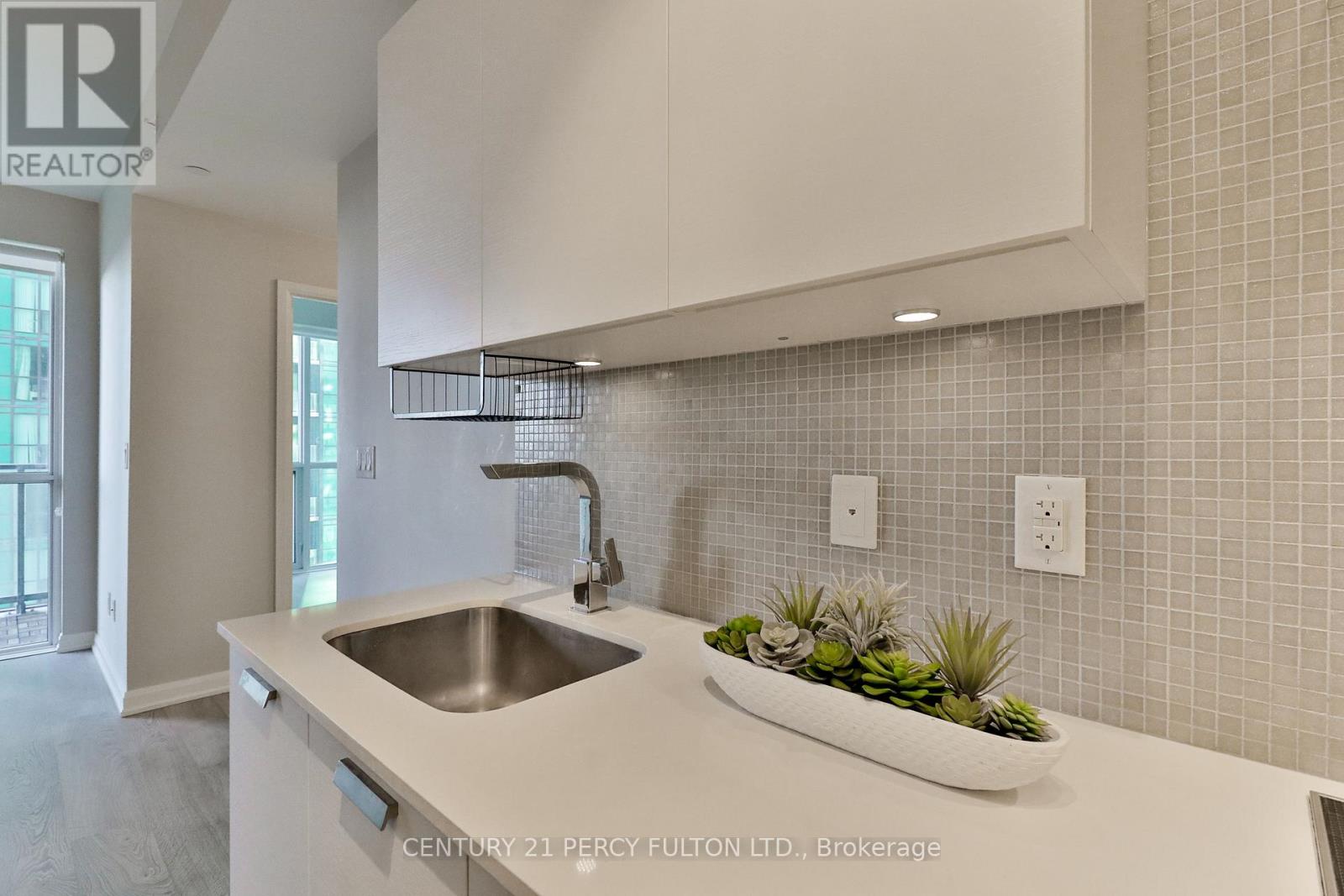 2105 - 9 Bogert Avenue, Toronto, Ontario  M2N 5M6 - Photo 8 - C12417620