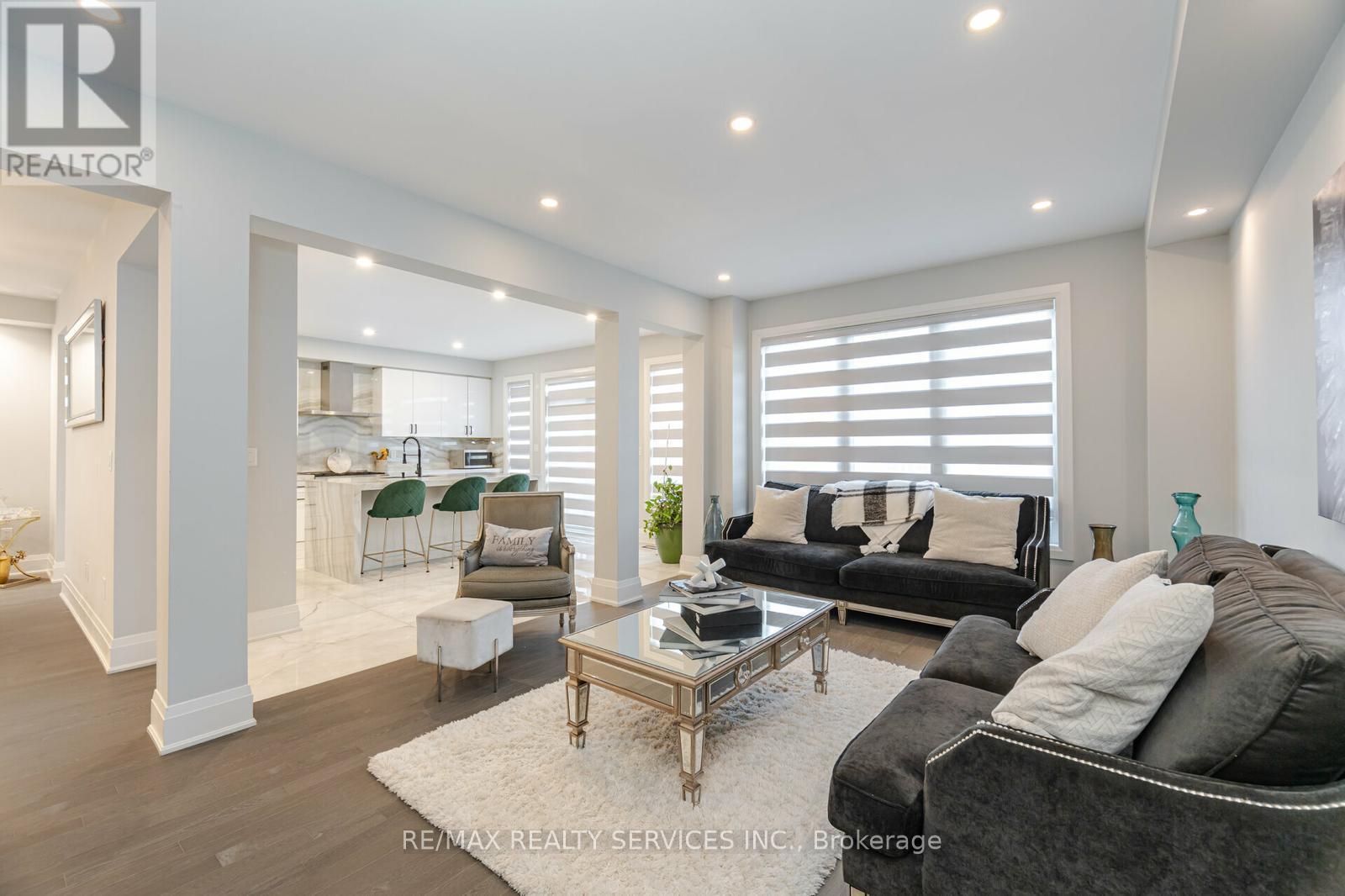 7 Byblos Court, East Gwillimbury, Ontario  L6N 0T3 - Photo 17 - N12417611