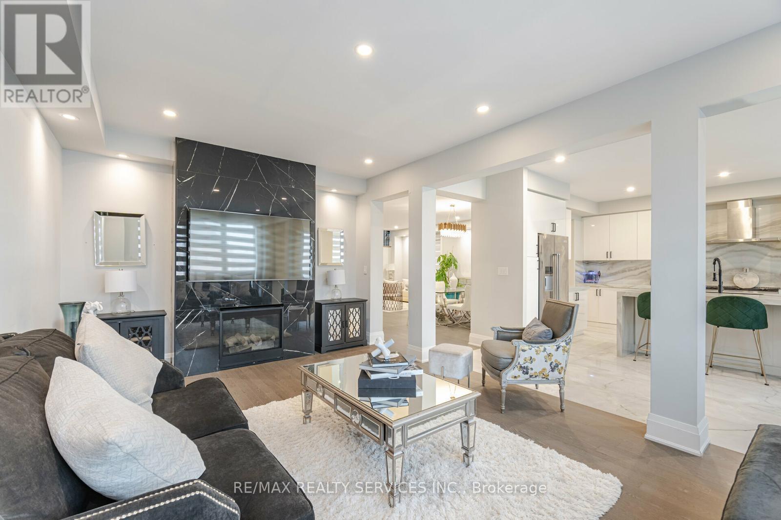 7 Byblos Court, East Gwillimbury, Ontario  L6N 0T3 - Photo 18 - N12417611