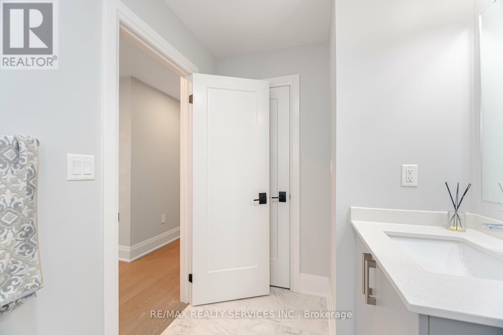 7 Byblos Court, East Gwillimbury, Ontario  L6N 0T3 - Photo 32 - N12417611