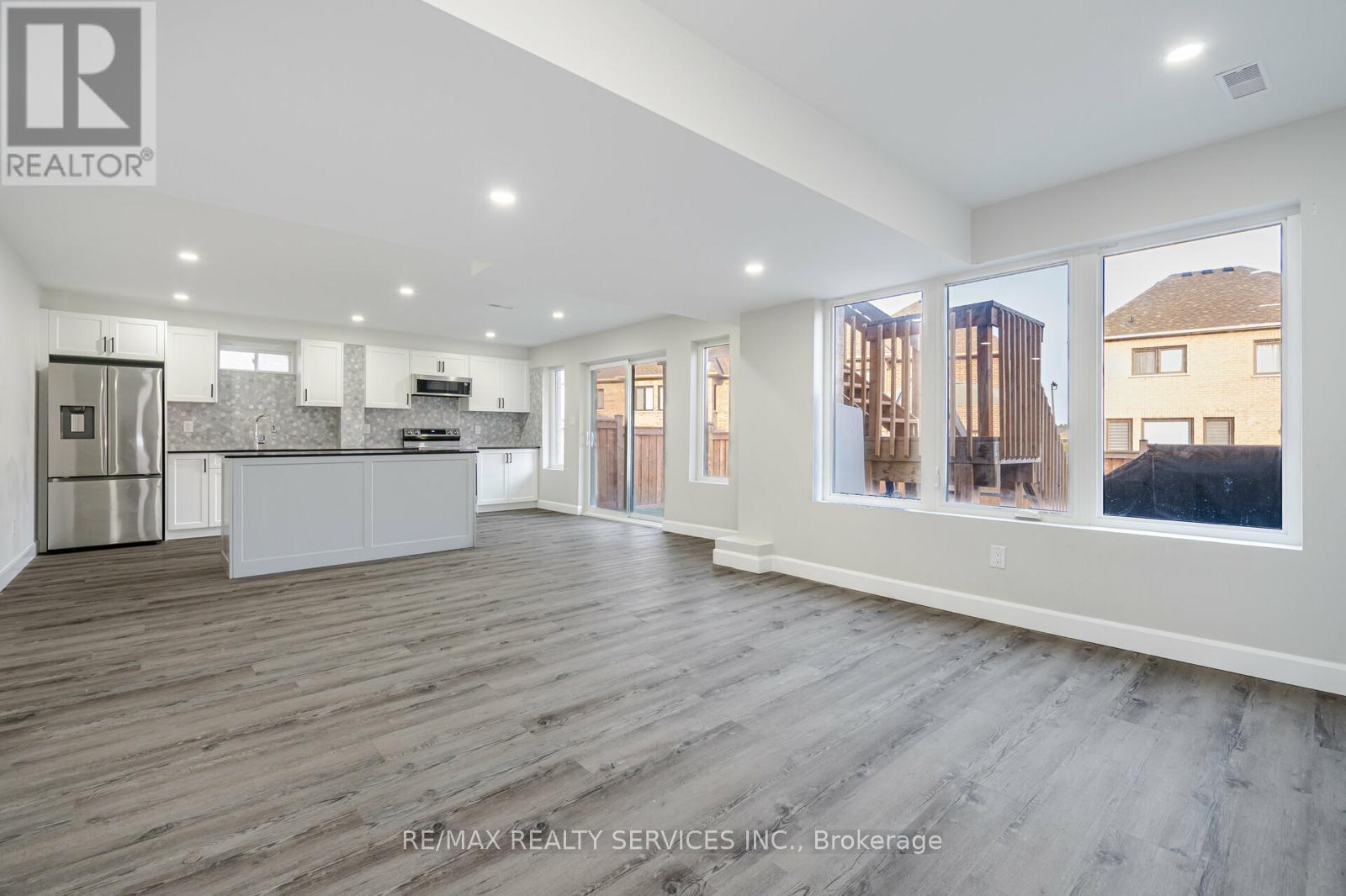 7 Byblos Court, East Gwillimbury, Ontario  L6N 0T3 - Photo 36 - N12417611