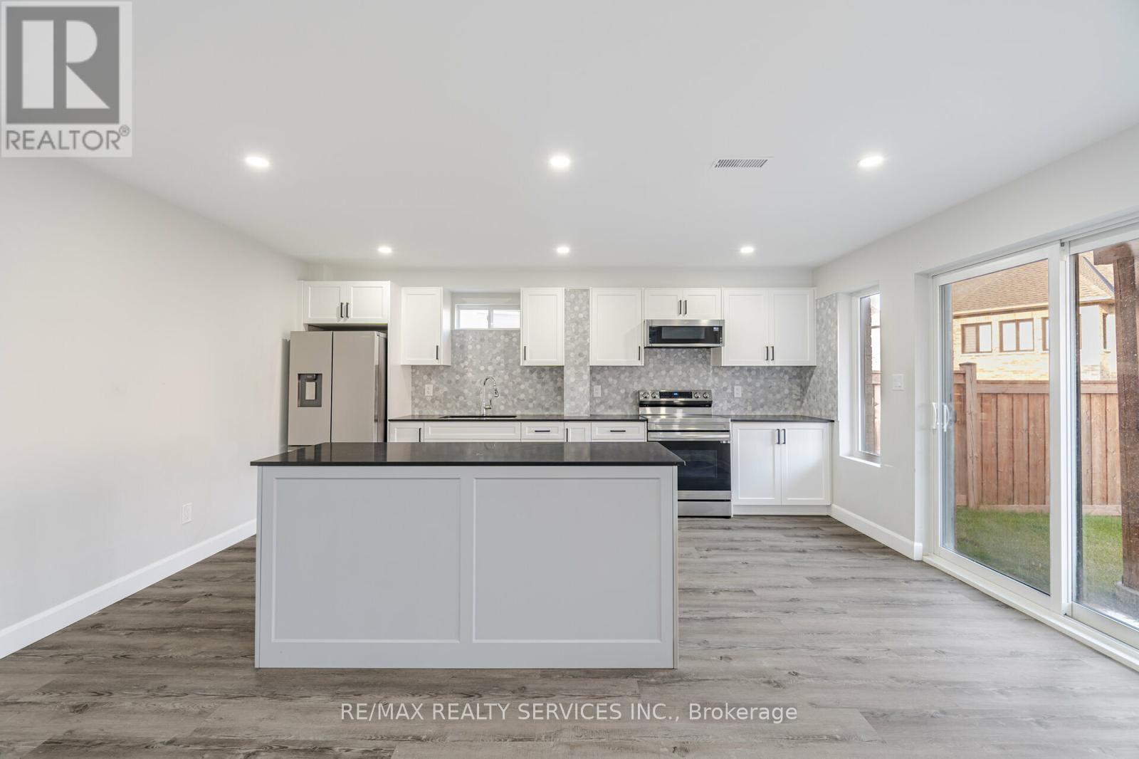 7 Byblos Court, East Gwillimbury, Ontario  L6N 0T3 - Photo 38 - N12417611