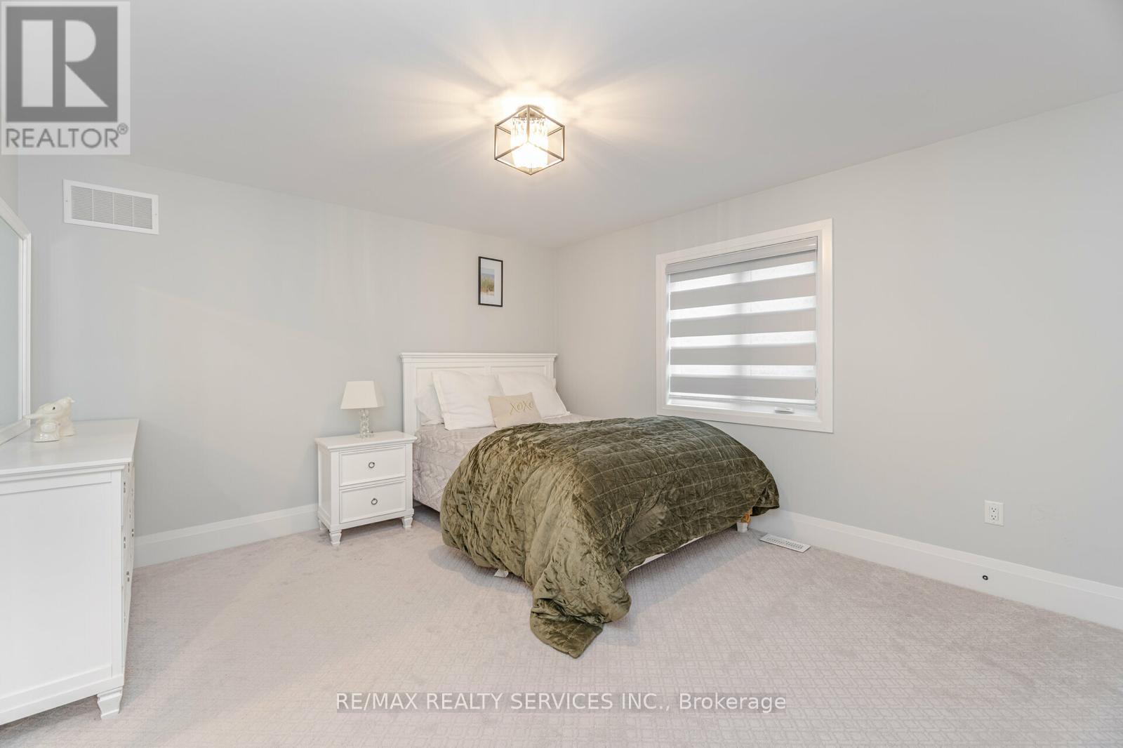 7 Byblos Court, East Gwillimbury, Ontario  L6N 0T3 - Photo 40 - N12417611