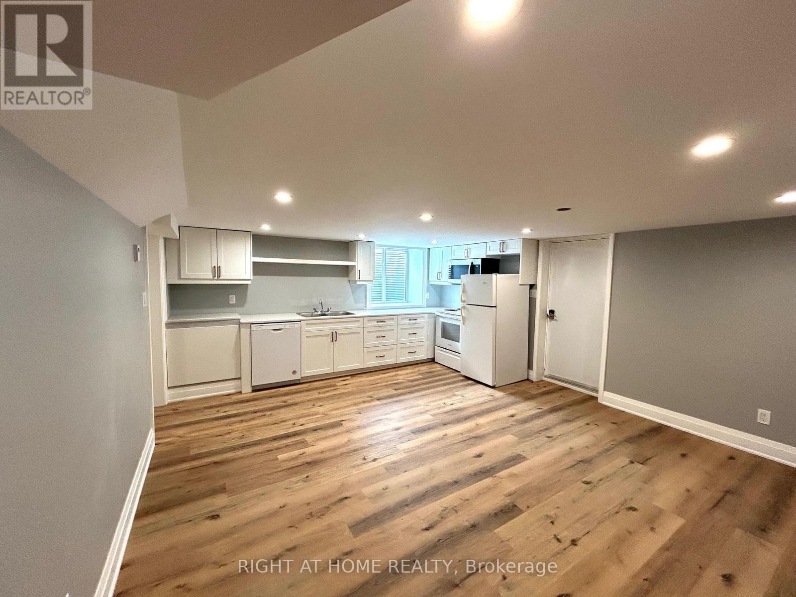 Lower Unit - 7 Mary Street E, Kawartha Lakes, Ontario  K9V 1V1 - Photo 2 - X12417635