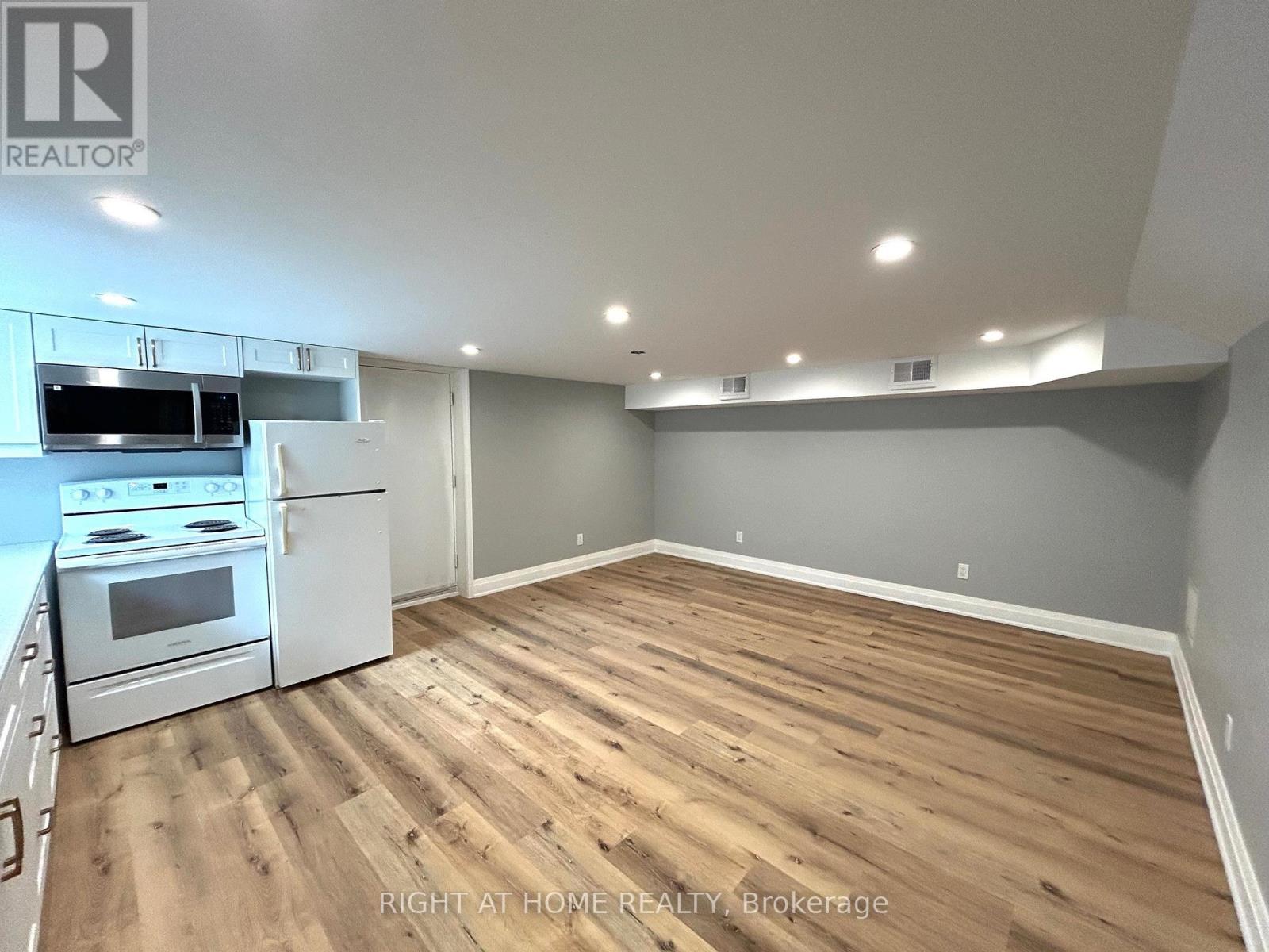 Lower Unit - 7 Mary Street E, Kawartha Lakes, Ontario  K9V 1V1 - Photo 4 - X12417635