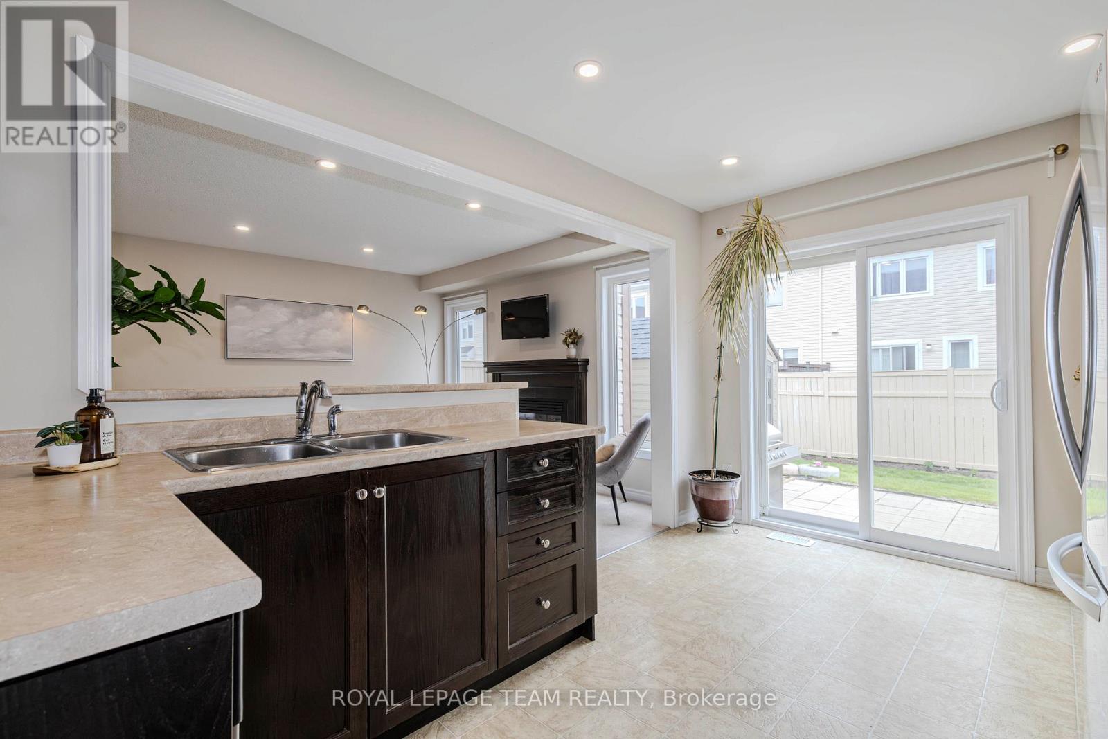 466 Meadowhawk Crescent, Ottawa, Ontario  K2J 5W7 - Photo 15 - X12417628