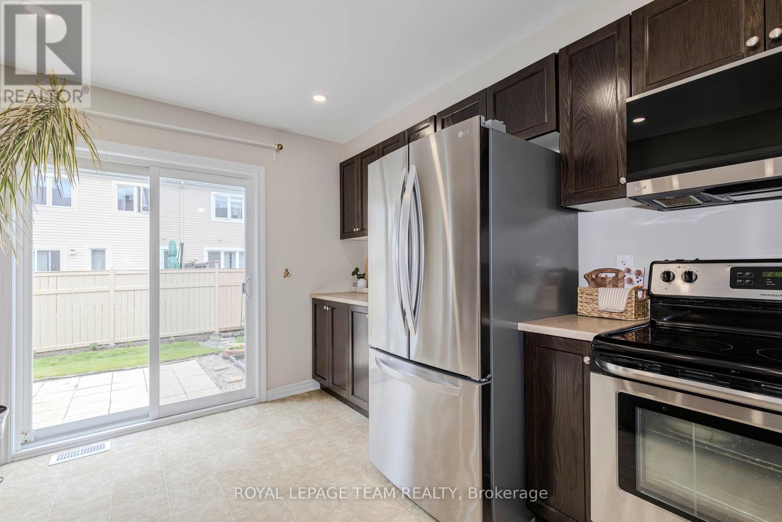 466 Meadowhawk Crescent, Ottawa, Ontario  K2J 5W7 - Photo 16 - X12417628