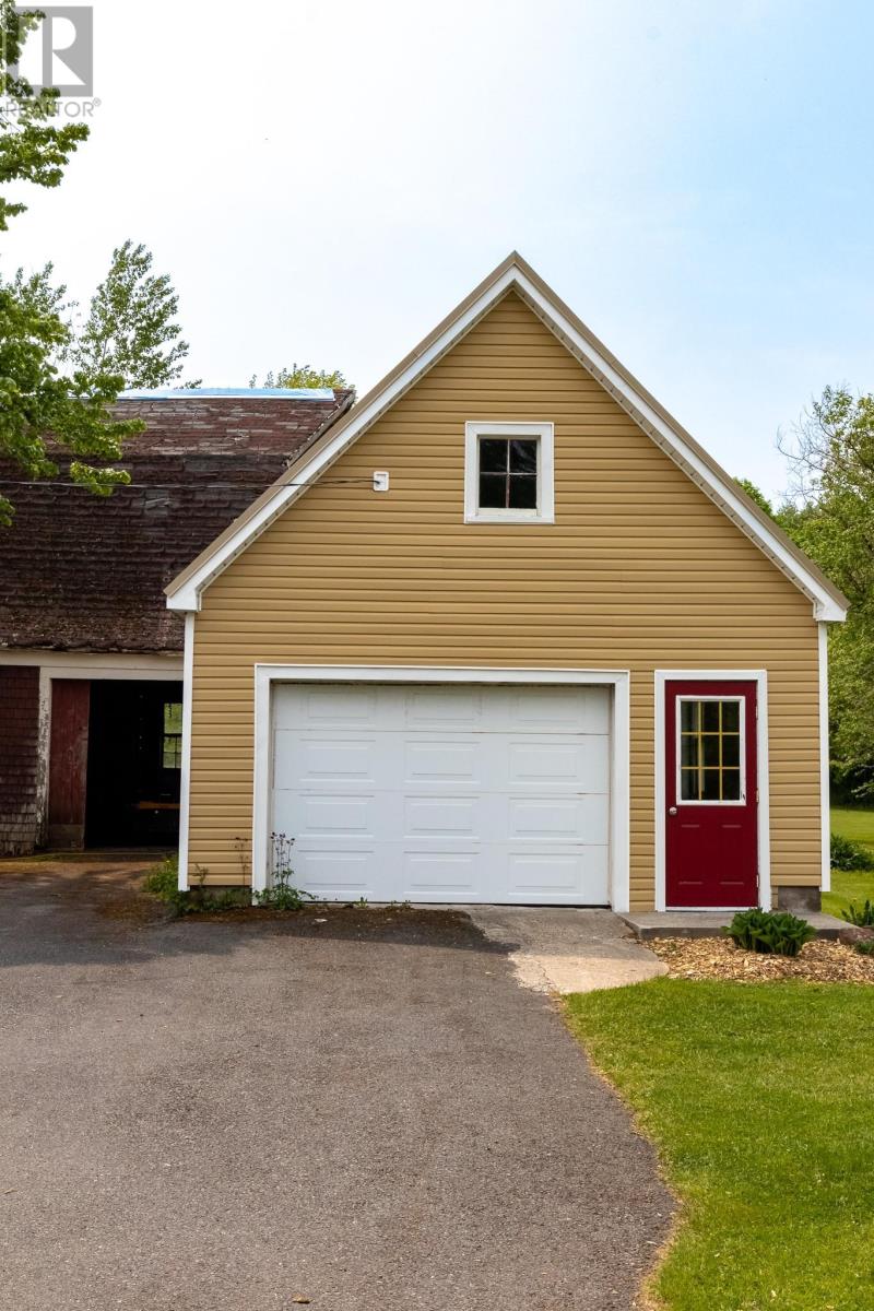 19 Wood Island Road, Montague, Prince Edward Island  C0A 1R0 - Photo 9 - 202523892