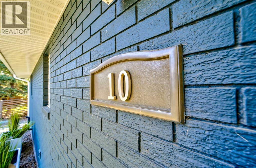 Property at 10 Sunset Crescent image 2