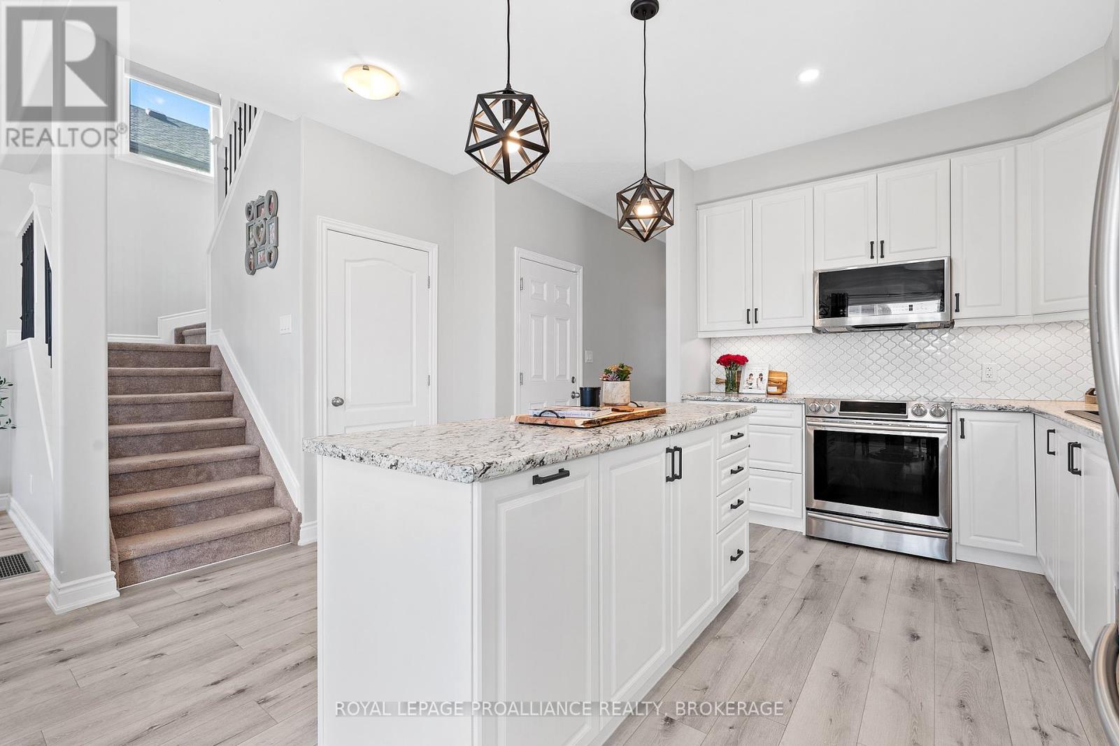 1556 Albany Drive, Kingston, Ontario  K7P 0L9 - Photo 16 - X12411783