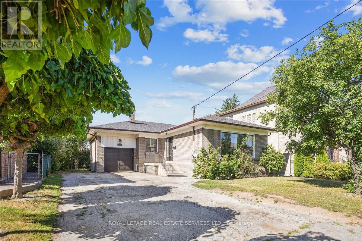 160 CODSELL AVENUE, Toronto, Ontario