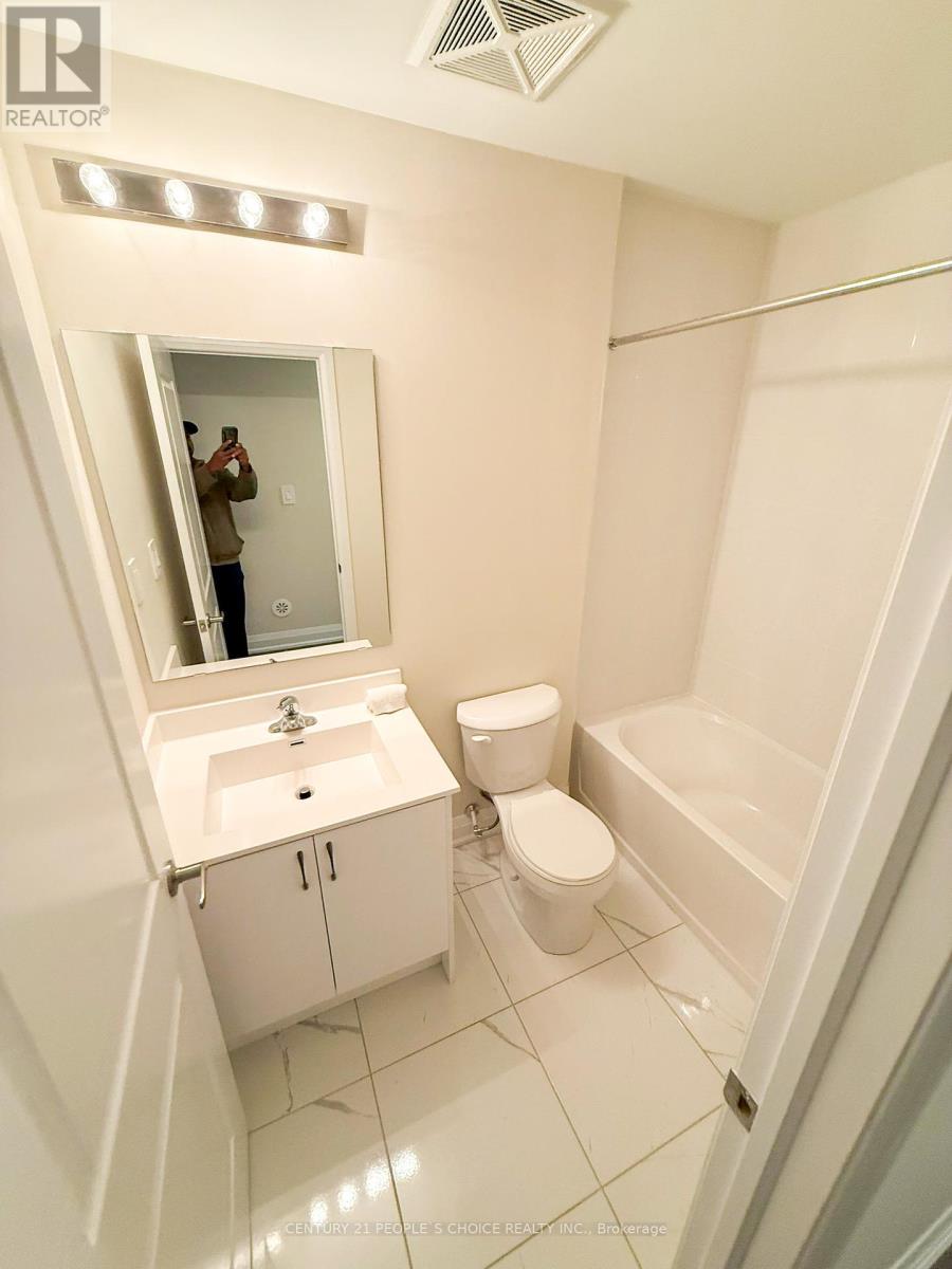 132 - 1573 Rose Way, Milton, Ontario  L9E 7E7 - Photo 14 - W12417398